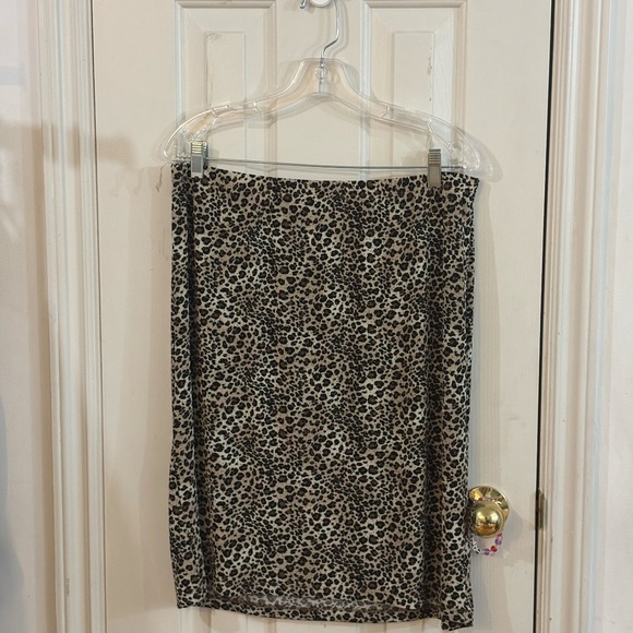 Kim & co Dresses & Skirts - leopard print stretchy skirt - sparkly bit of sparkles
